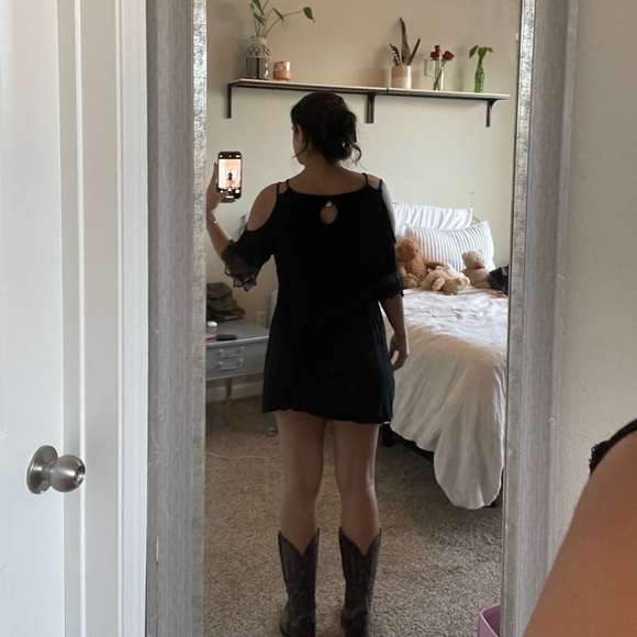 Country dress with lace sleeves - Picture 3 of 6